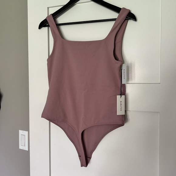 Aritzia Babaton Contour Squareneck Bodysuit sleeveless size Large - Picture 6 of 6